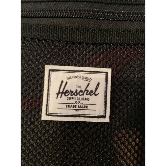 Herschel Supply Co Camo Duffle Bag Black Gym Travel Weekend NEW Without Tags - Picture 6 of 9